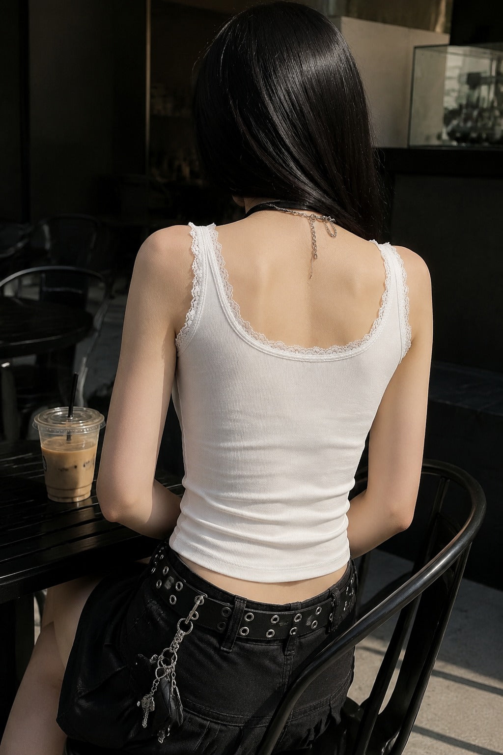 White Önden Düğmeli Dantelli Askılı Bluz