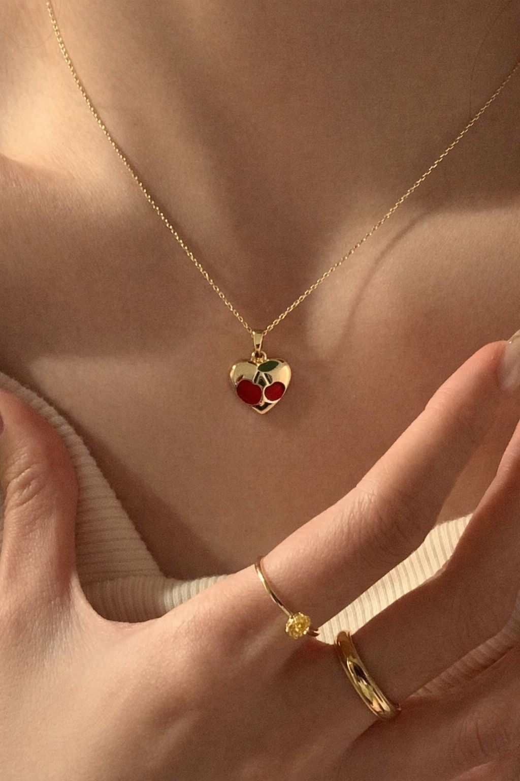 Heart Red Cherry Çelik Kolye