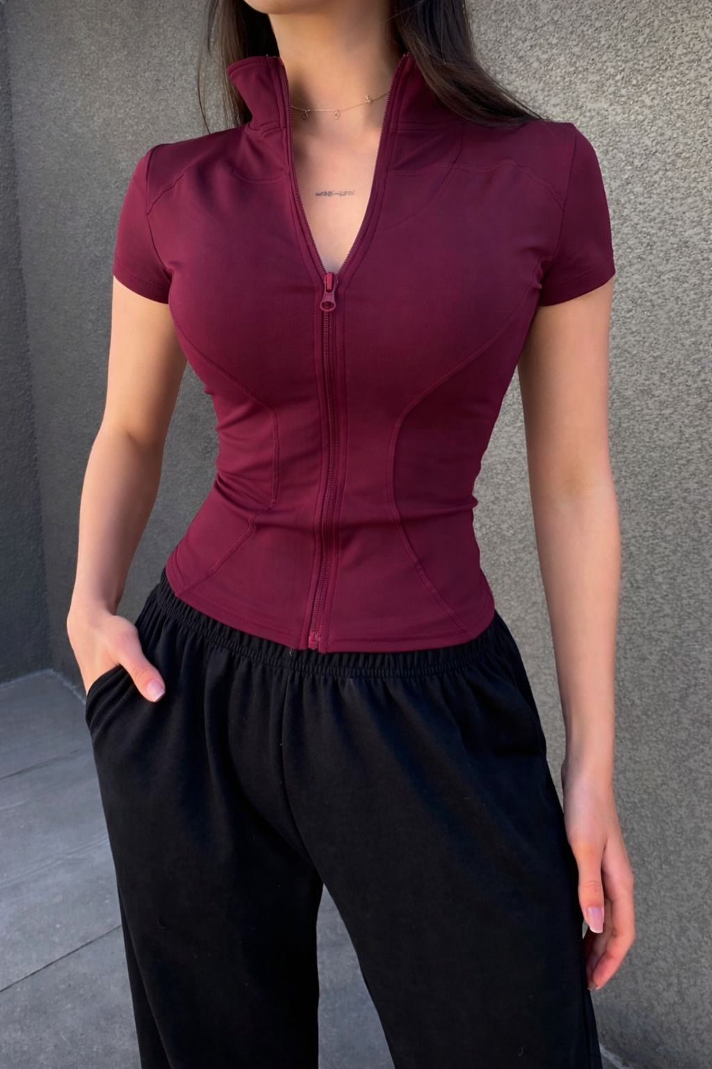 Burgundy Kısa Kollu Fermuarlı Bluz
