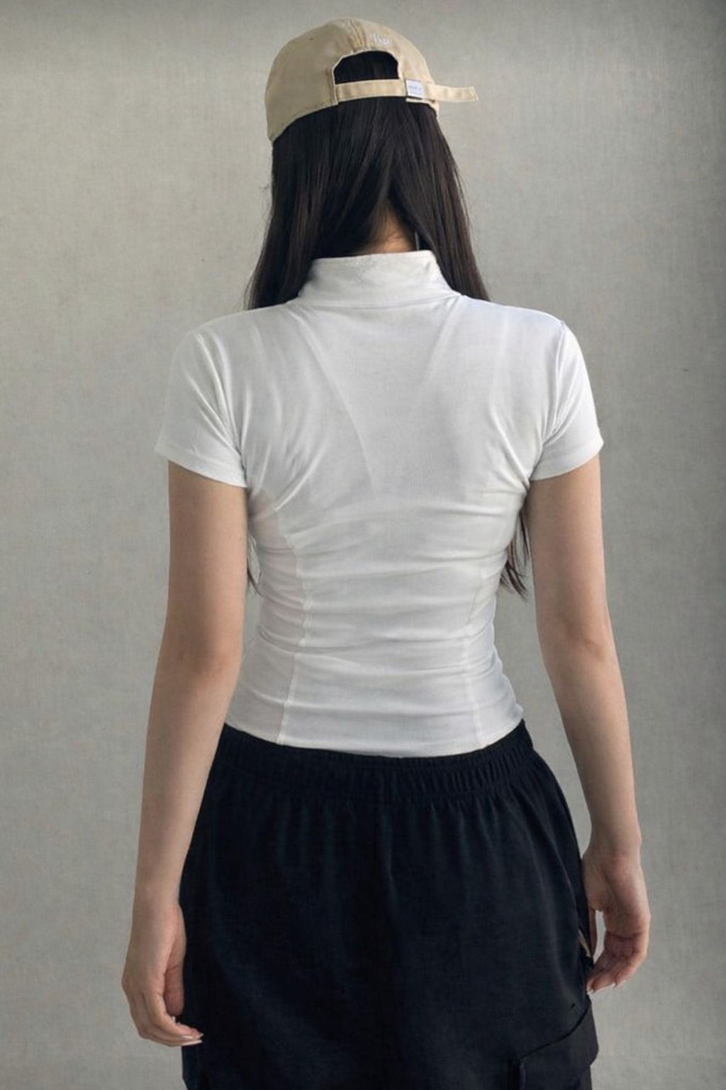 White Kısa Kollu Fermuarlı Bluz