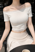 White New Dantel Kayık Yaka Bluz