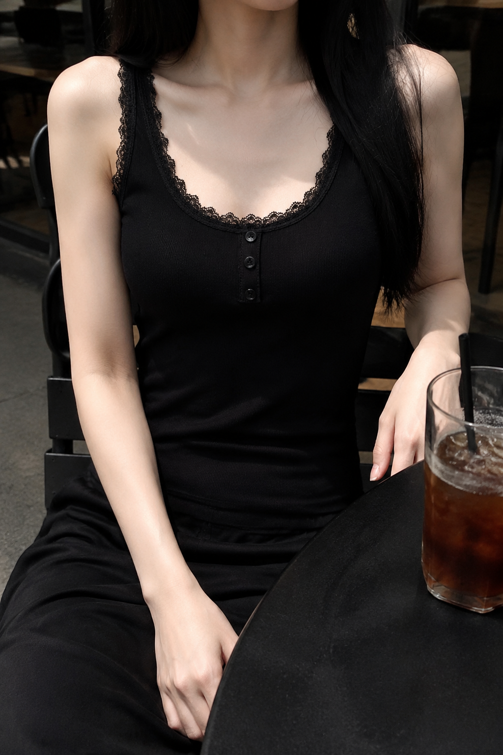 Black Önden Düğmeli Dantelli Askılı Bluz